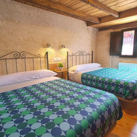 Casas La Muralla De Bodegas Marcos Holiday home Penafiel
