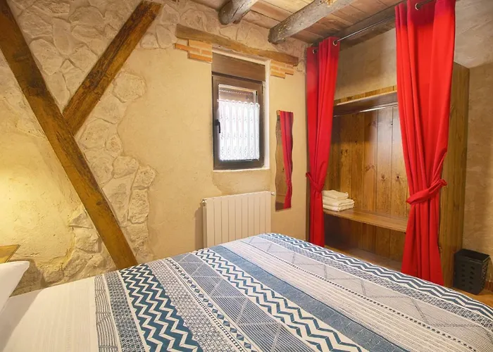 Casas La Muralla De Bodegas Marcos بيت للعطل Peñafiel