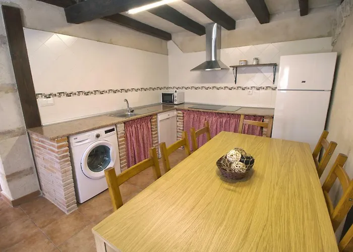 Casas La Muralla De Bodegas Marcos * Peñafiel